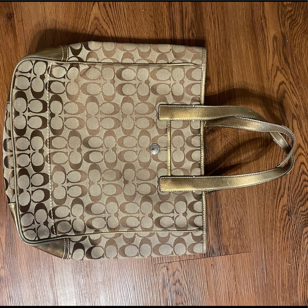 Coach Medium Women’s Handbag